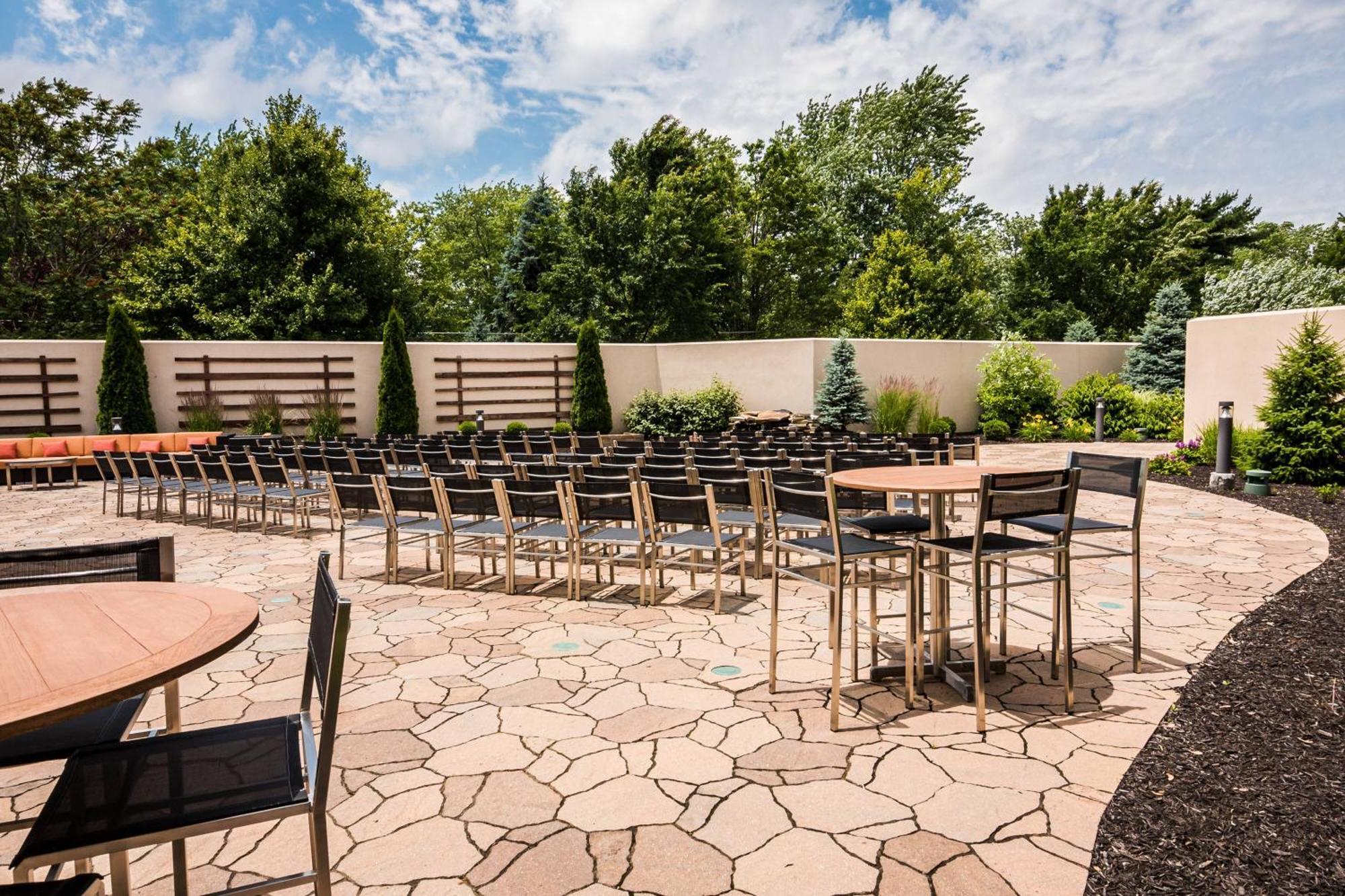 Courtyard By Marriott Lafayette Hotel Exterior foto