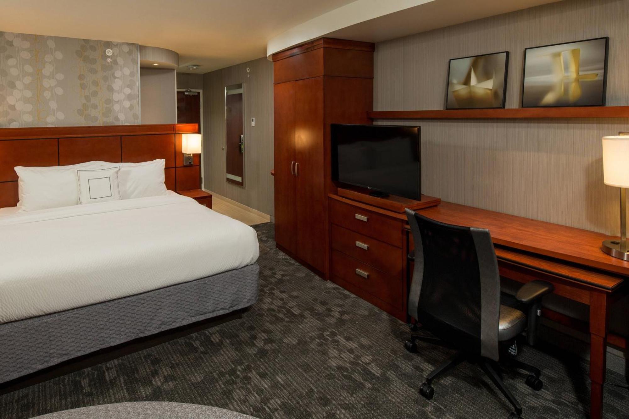 Courtyard By Marriott Lafayette Hotel Exterior foto
