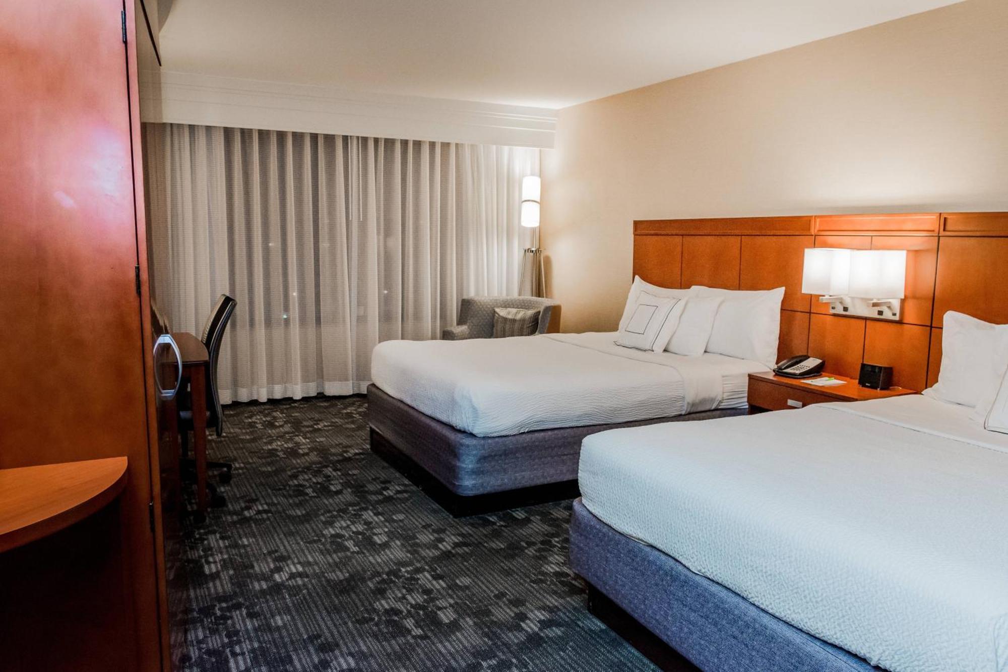 Courtyard By Marriott Lafayette Hotel Exterior foto