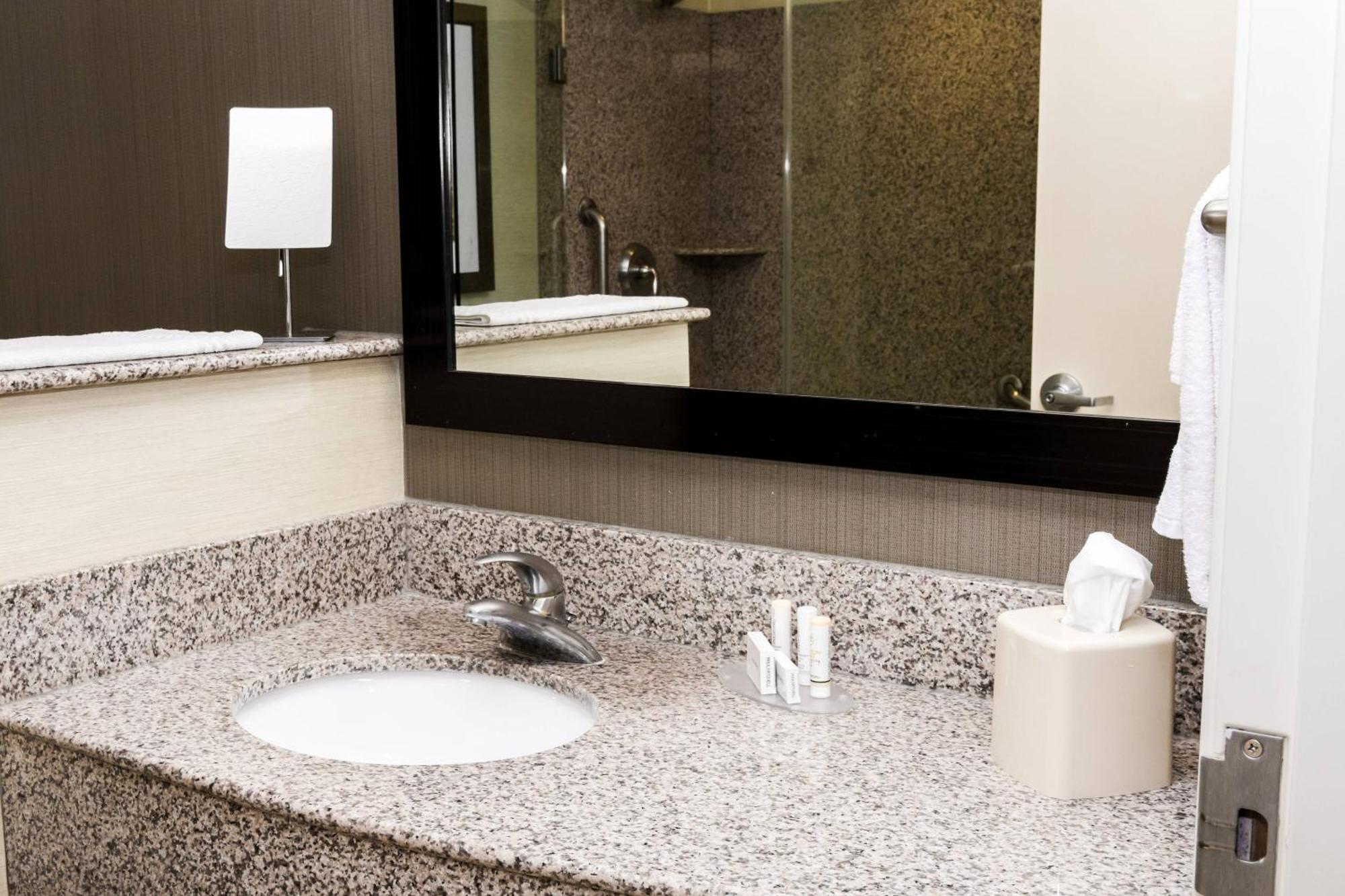 Courtyard By Marriott Lafayette Hotel Exterior foto
